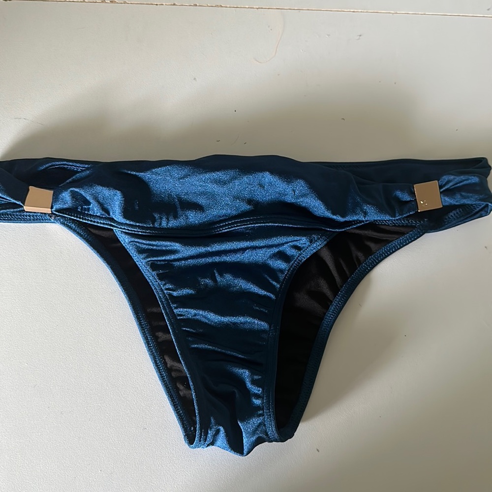 Victoria secret bathing suit bottom size small